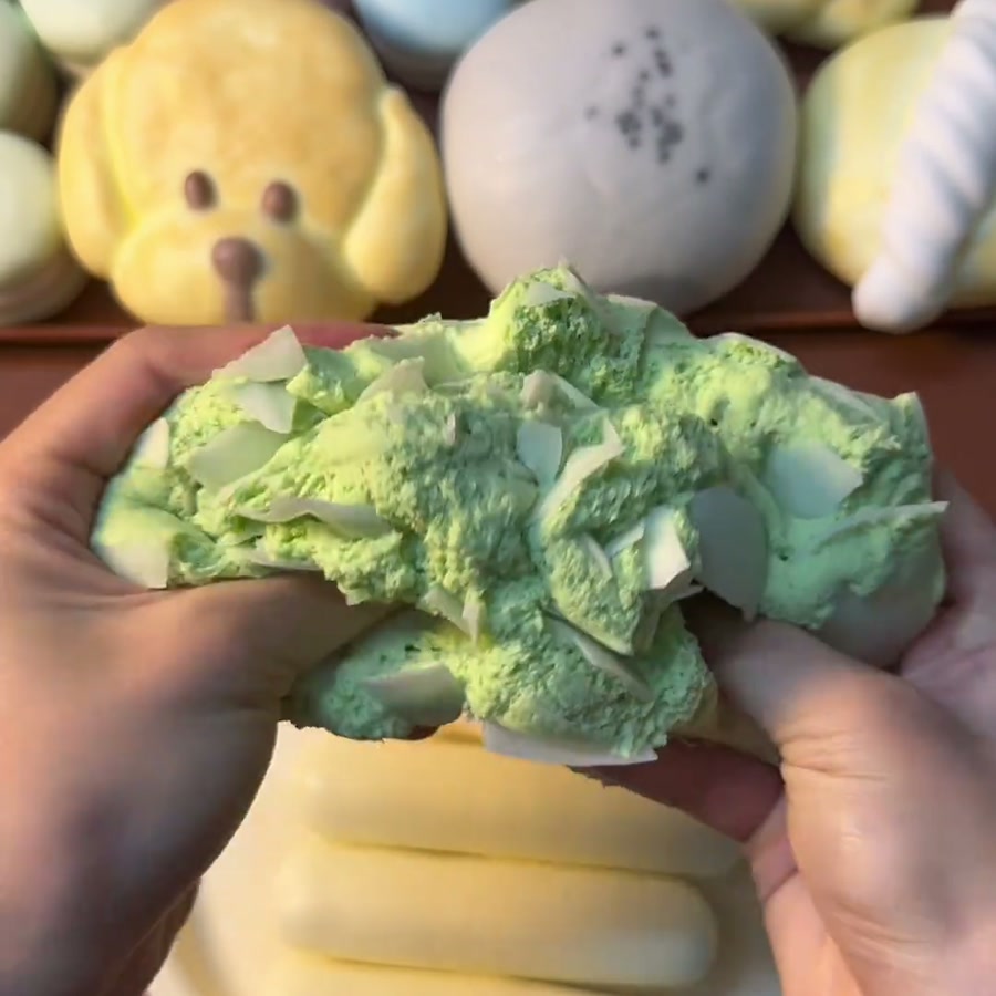 Green Steamed Bun Crackle Squishy — texture detail from the product video