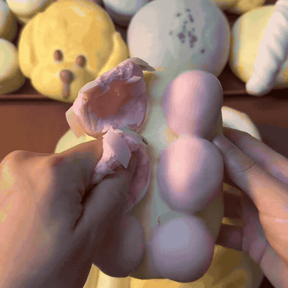 Pastel Bubble Squishy — animated squeeze demonstration